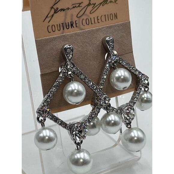 Kenneth Jay Lane White Pearl Crystal Silver‎ Tone Chandelier Clip Earrings New - Picture 7 of 14